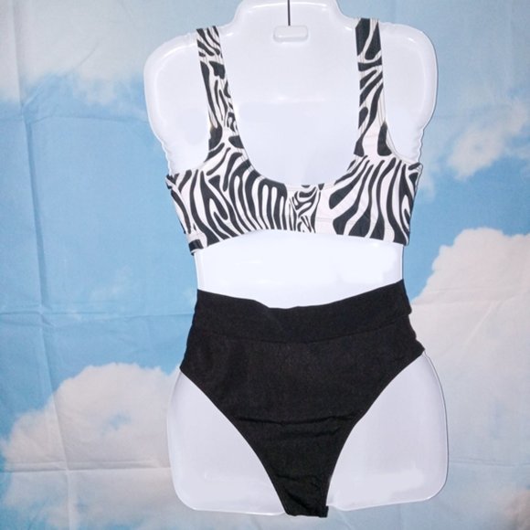 Black & White Zebra Bikini Swimsuit Top and Black Bikini Bottoms size Small NEW - Picture 2 of 2